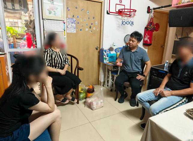 【资助育人】必赢bwin线路检测中心开展2025年暑期  家庭经济困难学生慰问工作